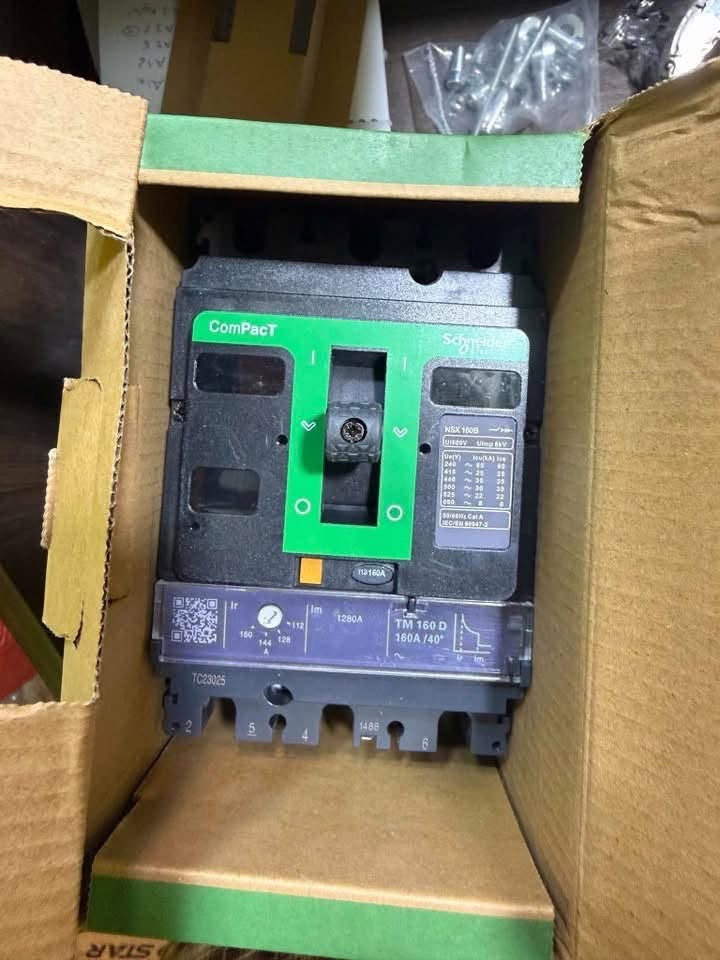 🔥 وصلت دفعة جديدة من منتجات Schneider Electric الأصلية 🔥
⚡️ الجوزات (MCB)
• أحادية 1P — 3000 د.ع
• ثنائية 2P — 10000 د.ع
• ثلاثية 3P — 14000 د.ع
• رباعية 4P — 23,500 د.ع
• أحادية 100A / 125A — 23,500 د.ع
• إيرث ليكج ثنائية — 20000 د.ع
• إيرث ليكج رباعية — 38,000 د.ع

⚡️ القواطع الهوائية Schneider ComPacT – 3P
• 100A — 85,000 د.ع
• 125A — 90000 د.ع
• 160A — 98000 د.ع
• 250A — 110000 د.ع

⚡️ القواطع الهوائية Schneider ComPacT – 4P
• 100A — 93,000 د.ع
• 125A — 105000 د.ع
• 160A — 110000 د.ع
• 250A — 125000 د.ع

🛡️ ضمان استبدال لمدة 3 سنوات
🚚 شحن إلى بغداد وجميع المحافظات
📦 توصيل مجاني للطلبات بالجملة

📞 للتواصل والاستفسار:
***********

📍 بغداد – الشورجة – عكد النصارى
