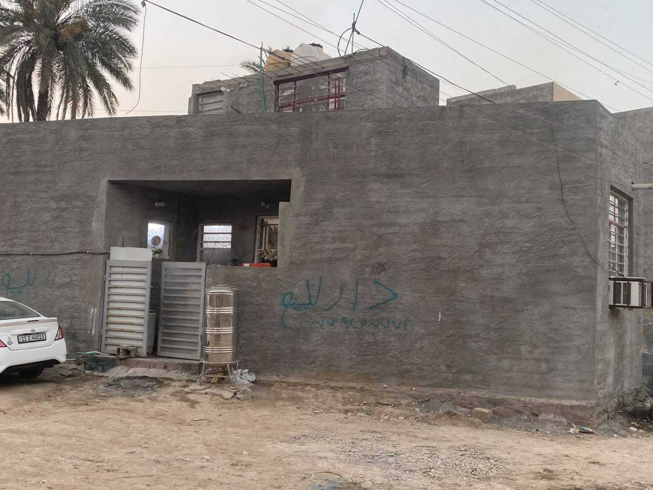 سلام عليكم بيت للبيع ٥٠م يتكون من مطبخ واستقبال وغرفه نوم وصحيات و موقع فحامه نزلت كميره  شارع ابو طاوه سند ٢٥ملك صرف زراعي ***********
