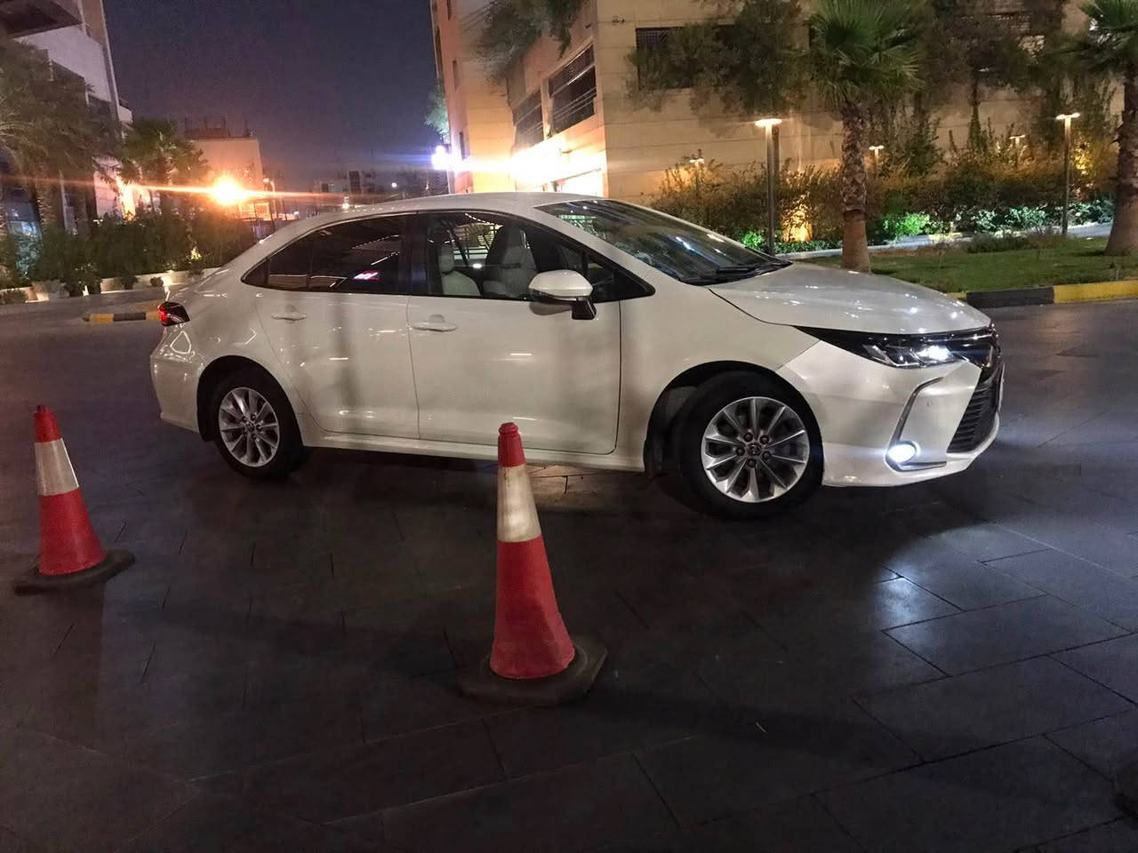 سلام عليكم 
للبيع كورلا 2021 خليجي ساز  بنزين فقط رقم بصره اقساط باقيه شيء قليل تصير حره الزلمة حاضر للوكالة 
 بيه بارد ثنين ع كد شبر مدكر الامامي وباب السايق 
محرك كير كفالة تبريد سيارة جاهزة من الاخير 
محرك 1800
شاشة كامرة باقي مواصفات ساز معروفة 
ارضية تغليف
داخل بيجي مخمل
السيارة جديدة وجاهزة  السعر 158$ بيه مجال حك الجيه شراي 
 اتصل وبخدمتك 
***********مكلف بلنشر رقم راعيه الزبير, البصرة
