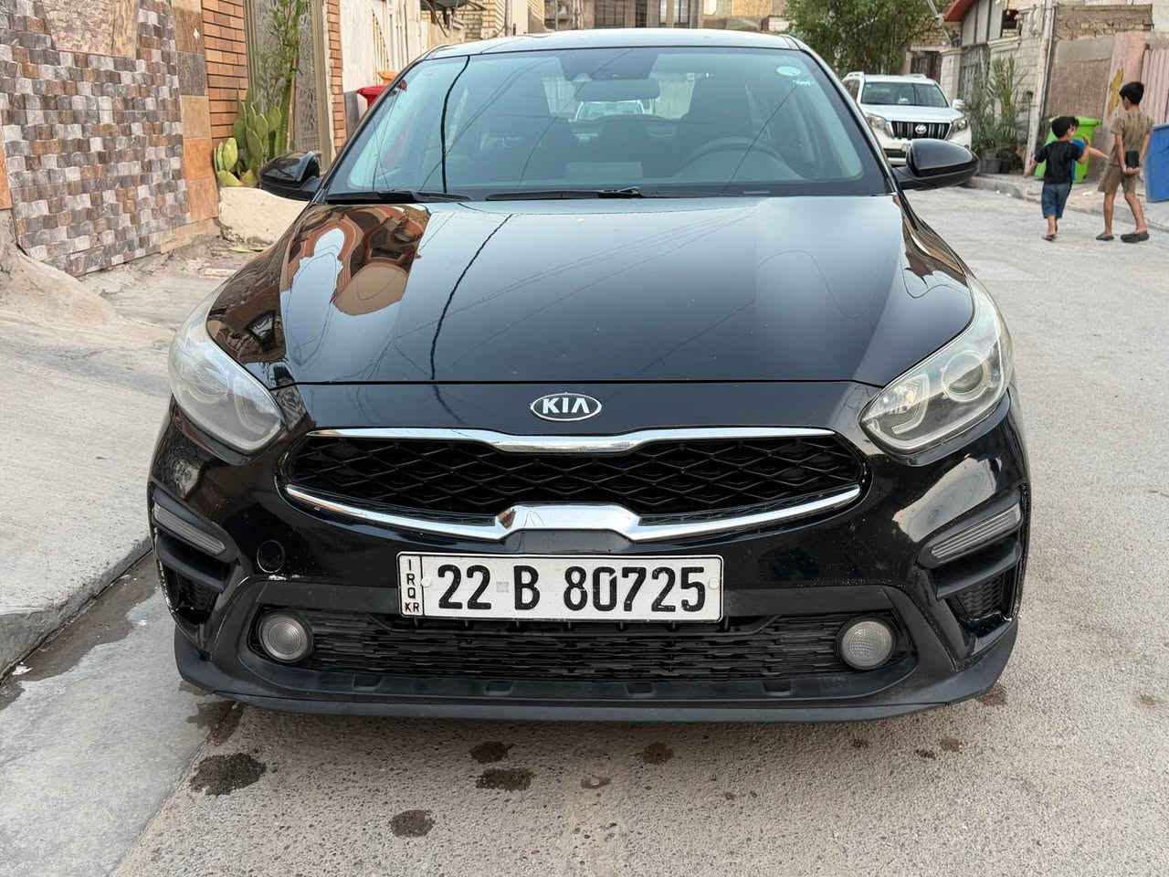 السيارة بيهه صبغ جاملغ خلفي مع دعامية 
مكانها حي الجهاد 
*********** بغداد, العراق

نص مكتوب في الصور:
- X-RAY CAR لفحص السيارات *********** المحرك فتح كيس ناقل الحركة سليم الكهربائيات سليم الملاحظات