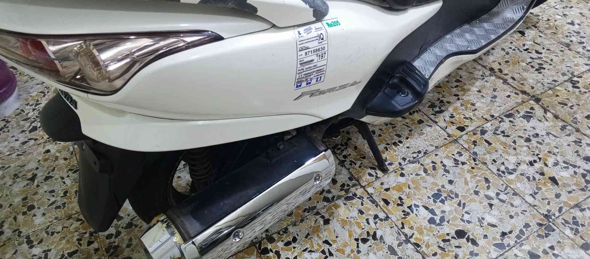 فورزة 09 للبيع
مكينة خير من الله 
مال جناي نقصهة بس لاشاير 
مكاني بغداد مدينة صدر 
***********
