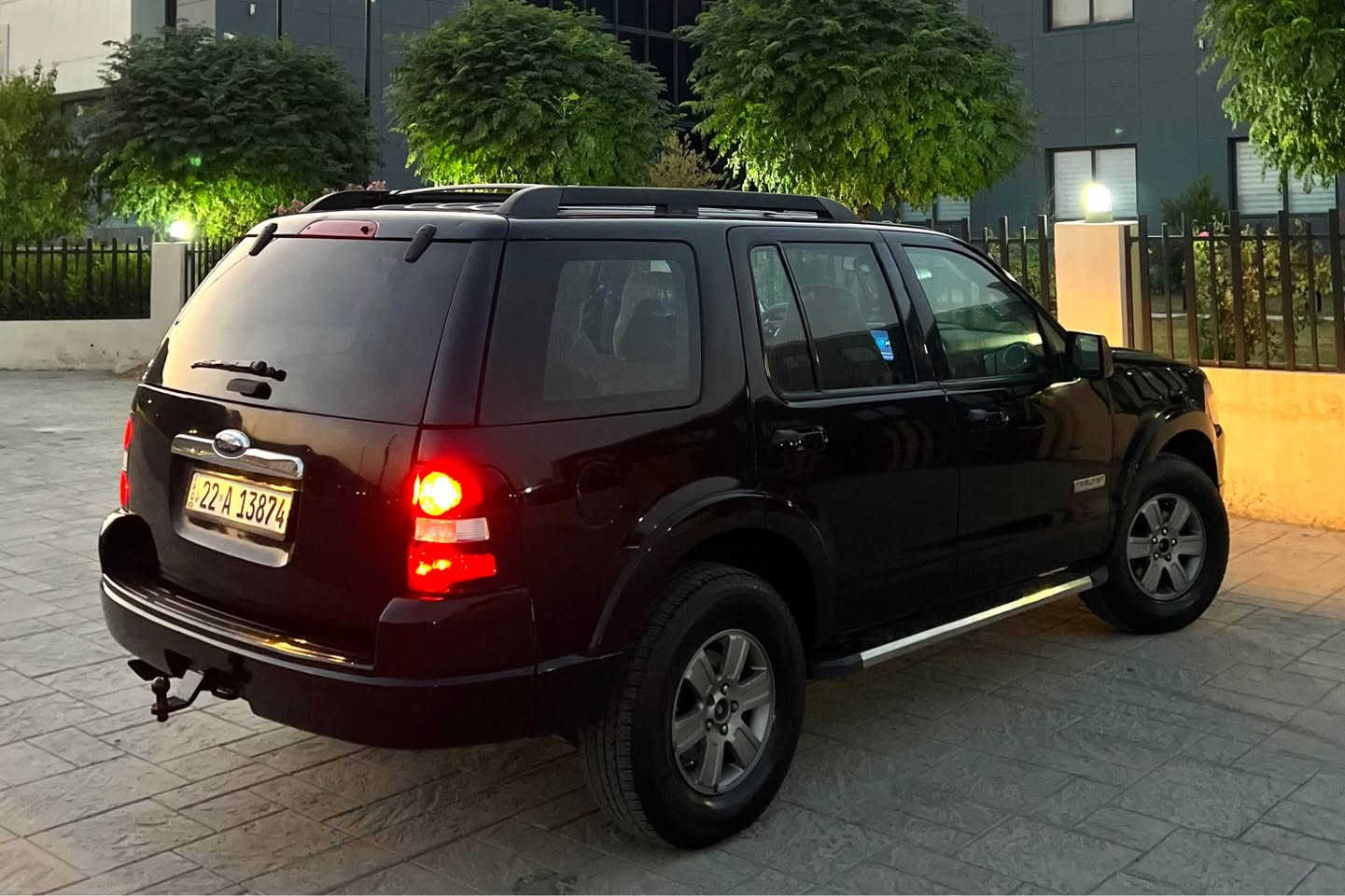 ‎بسم الله الرحمن الرحيم(***********)
Ford Explorer 2008 
فۆرد ئیکسپلۆرەر ٢٠٠٨ ڕەشی قەتران 
سەیارەکە ٤ پارچەی بۆیاغە بێ ناوگرتن و دەحم
یەک پەڵەش تعدیل ساردی هەیە دەرگای سەیاق
پشت و پێش کەپس ئێرباگی هیچ نەتەقیوە
شاشە و کامیرایە ئاوێنە کارەباییە تەبرید مەرکەزییە ABS
کۆدی سەر دەرگای هەیە سوکان ڤۆلیۆم و تعدیل سورعە
تراکشنە دەبڵ اکسلە رەقەم و سنوی تا ٢٠٣١ نوێیە
سەیارەکە بەناوی خۆمە تعویل و غرامە بەشەرت
هەزە و بەرادی تازەیە تەبرید سارد و گەرم بەشەرت
سەیارەکە تەقە و رەقەی نییە هیچ مەسرەفی تێدا نییە
گێڕ و مەکینە و کارەبایی بەشەرت سەیارەکە لە ڕانیەیە
سعری ٧٧ کەمێک مەجالە مشتەری تەلەفونبکە
*********** ڤایبەر و واتسئاپی لەسەرە رانية, السليمانية
