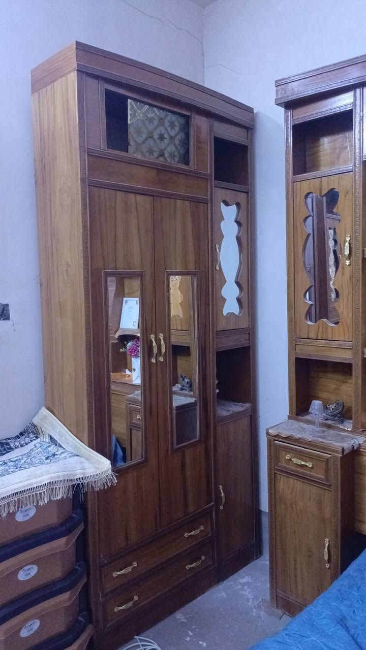 من رخصه الادره الكروب.    غرفه  اخشاب نظيفه كلش. مابيه اي ضرر  كل ملحقاته كامله  عنوان فلوجه. حي الشهداء  شارع ابو النسور 

رقم صاحبه غرف للاتصال على رقم مبايل تفاهم السعر.  *********** بي. واتساب غير متواجد على فيس  اتصلو على رقمه  800 بيه مجال بسيط شويه ♥
