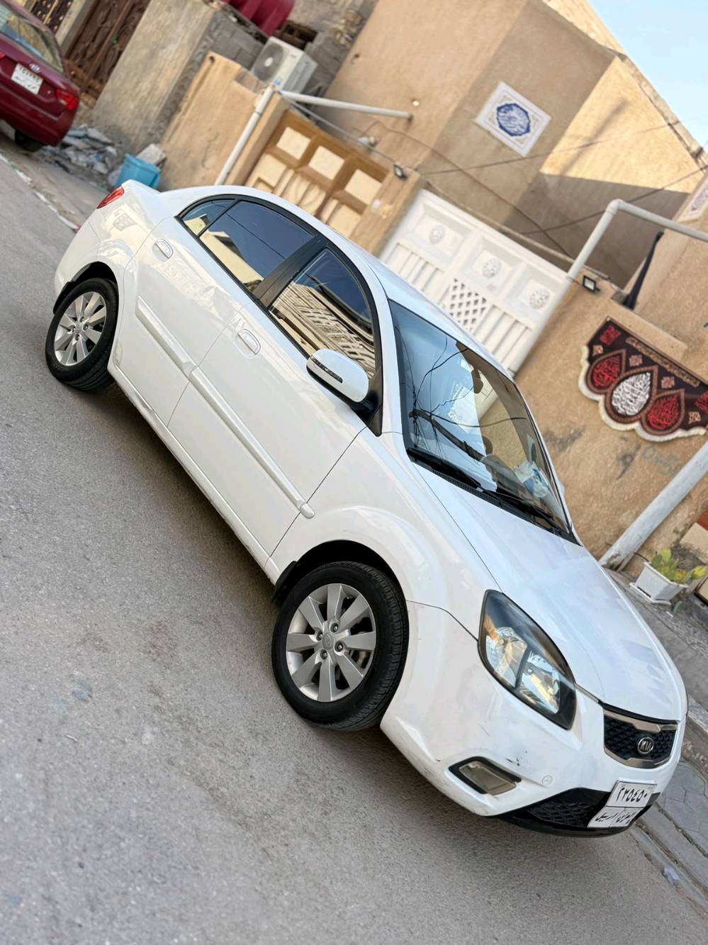 كيا ريو موديل 2012 مكفوله من الصبغ والبارد مال مكينه 1400مال جناي السعر 90 /***********