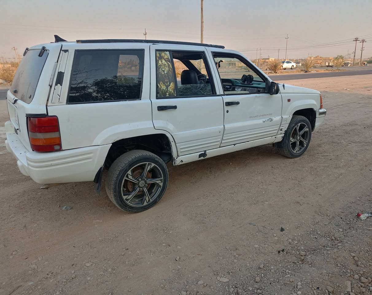 شيروكي موديل 93 رقم مثنئ الماني تخم تاير محرك كير جدد كارتون 2500 الشراي يتفضل يتصل مو بس يراسل الله يحفظكم السعر 30  وقابل للمراوس
‏‪***********‬‏
شيروكي موديل 93 رقم مثنئ الماني تخم تاير محرك كير جدد كارتون 2500 الشراي يتفضل يتصل مو بس يراسل الله يحفظكم السعر 30  وقابل للمراوس
