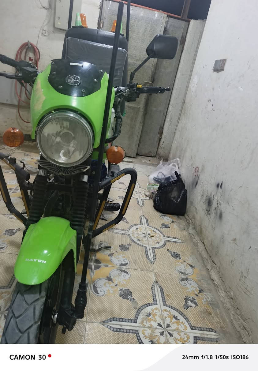 ***********  سعر على خاص
هسلام عليكم دراجه دايون ماكس 23 اعلى فئه بل دايون مرقم ناصريه باسمي زنون لايت دراجه مرتبه على ايدي مجبزه صندوك شاير وسكن صندوك توجه ضهر كبل لشارع  مكان ناصريه

نص مكتوب في الصور:
- CAMON 30 24mm f/1.8 1/50s ISO202
- CAMON 30  24mm f/1.8 1/50s ISO234
- CAMON 30 24mm f/1.8 1/50s ISO186
- CAMON 30
- 24mm f/1.8 1/50s ISO283