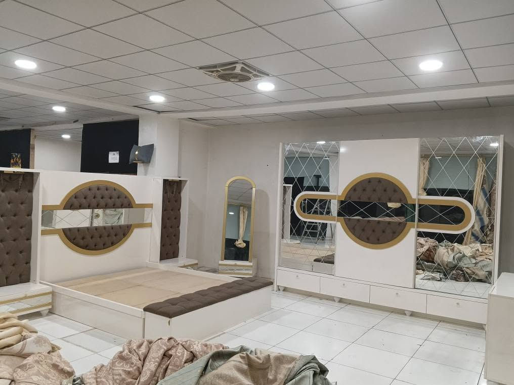 غرف النوم تركي  7قطع مستعمل كلش نضيف سعر 400$العنوان دهوك زركا   اتفسار بل رقم  ***********📞 دهوك, العراق
