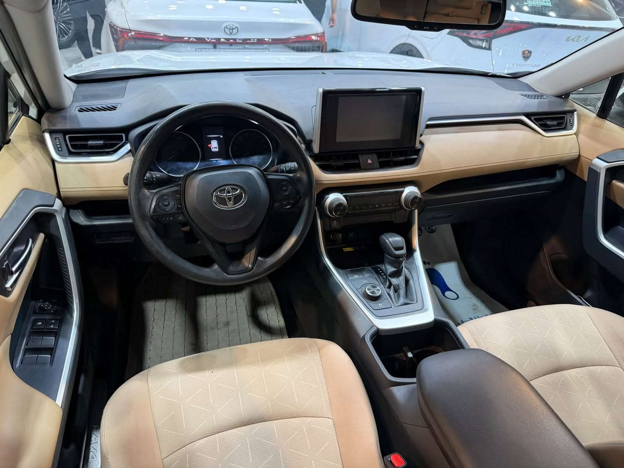 Toyota 2024 🎌 RAV4 SAS 
تويوتا راف 4 🎌ساس 2024
ضمان وكالة ساس ✅
كفالة عامة 
عداد المسافة المقطوعة 27000 k/m 

📍بغداد شركة ابو ظبي چكوك قرب بوابة الكاظمية 

***********

*********** 📞

نص مكتوب في الصور:
- SAS 2024 RAV4
