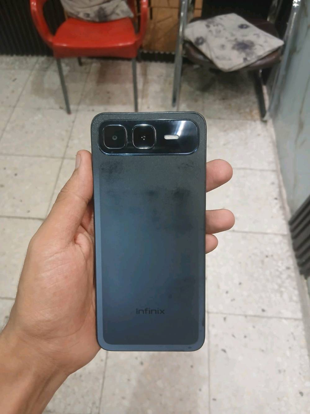 infinix smart 10 plus 
بس كسر بالشاشة شلون ما واضح كدامكم وهذا الخلل الوحيد الي بي السعر 130 
الذاكرة 128
البطارية 6000
ممكن تكتبلي شنو الرام بالضبط وشنو النسخة الكاملة للموديل؟ يعني Infinix Smart 10 Plus شكد GB رام؟: 
128
الكسر بالشاشة يأثر على اللمس أو العرض؟ أكو أي خطوط/بقع/سواد أو الشاشه شغالة طبيعي؟: 
الكسر ما مأثر اي تأثير بالشاشة ولا باللمس
الجهاز عليه أي تصليح أو تبديل من قبل؟ مثل شاشة/بطارية/مدخل شحن لو باقي الأصلي؟: 
الجهاز ما مصلح ابد
وين موقعك حتى أضيفه بالإعلان؟ وهل البيع وياه كارتون أو شاحن أو أي ملحقات ثانية؟: 
بغداد حي النصر