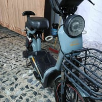 سكوتر • شغال • بطاريات ضعيفة