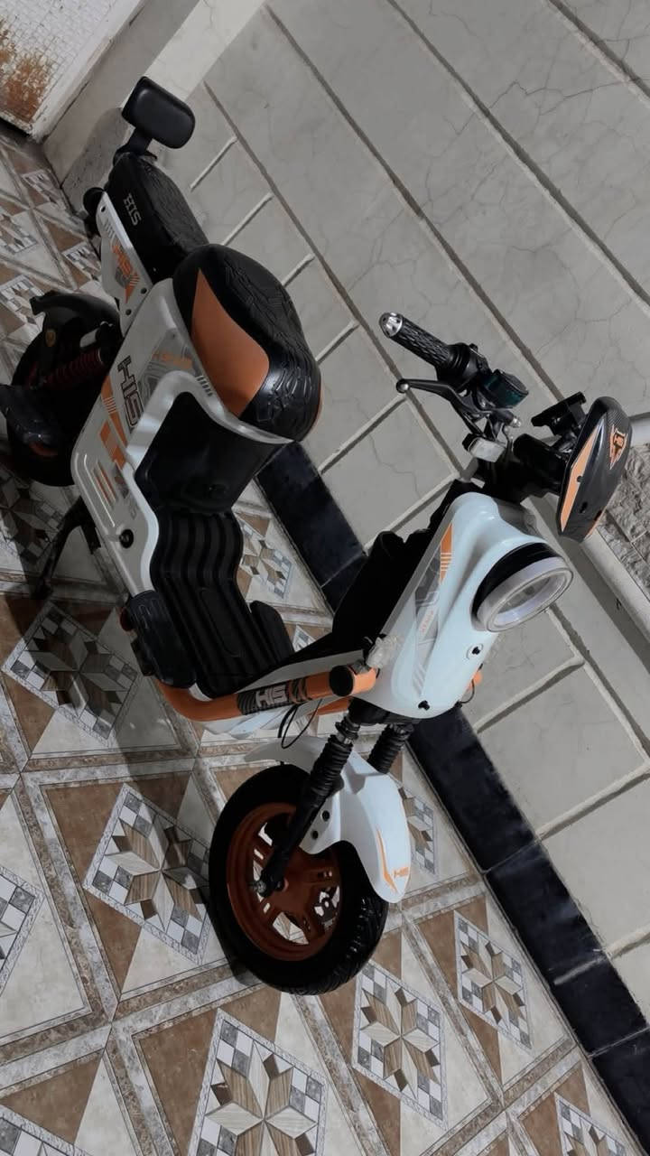 💙
السلام عليكم دراجة شحن للبيع بسعر 400 الف
مواصفات فول
بلوتوث موجود
تايرات نضيفات
خمس بطاريات جديدات متعبانات لان بعدها دراجة جديدة
شاشه ايباد جديده ومابيها اي عطل
لايتات شغاله
لون ابيض نضيفة مكعدين منفصلات
للشراء عنواني ديالى بعقوبه 
الرقم ***********
