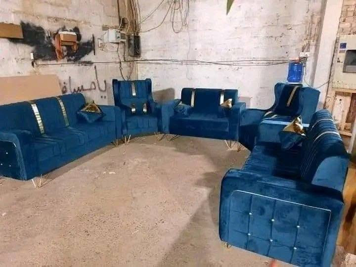 قنفات للبيع مو مستخدمات  . جديدات
يوجد خدمة توصيل لجميع المحافظات العراق  . 
الي يحب يستفسر او يسئل عن السعر  . 
يتفضل ع واتساب  ، 
***********
