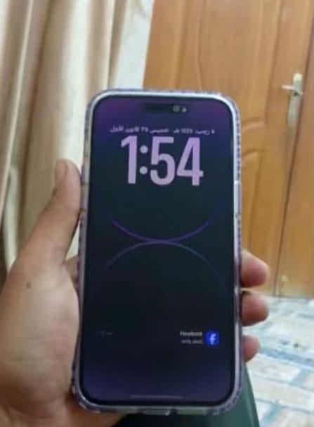 ايفون 14 برو ماكس ذاكرته 256 شرق وسط مبدل شاشه  وبطاريه جهاز حلو شريحتين ضهر مكسور بس مقلف سعر600 مستعجل عل بيع رقمي *********** 
@@@
