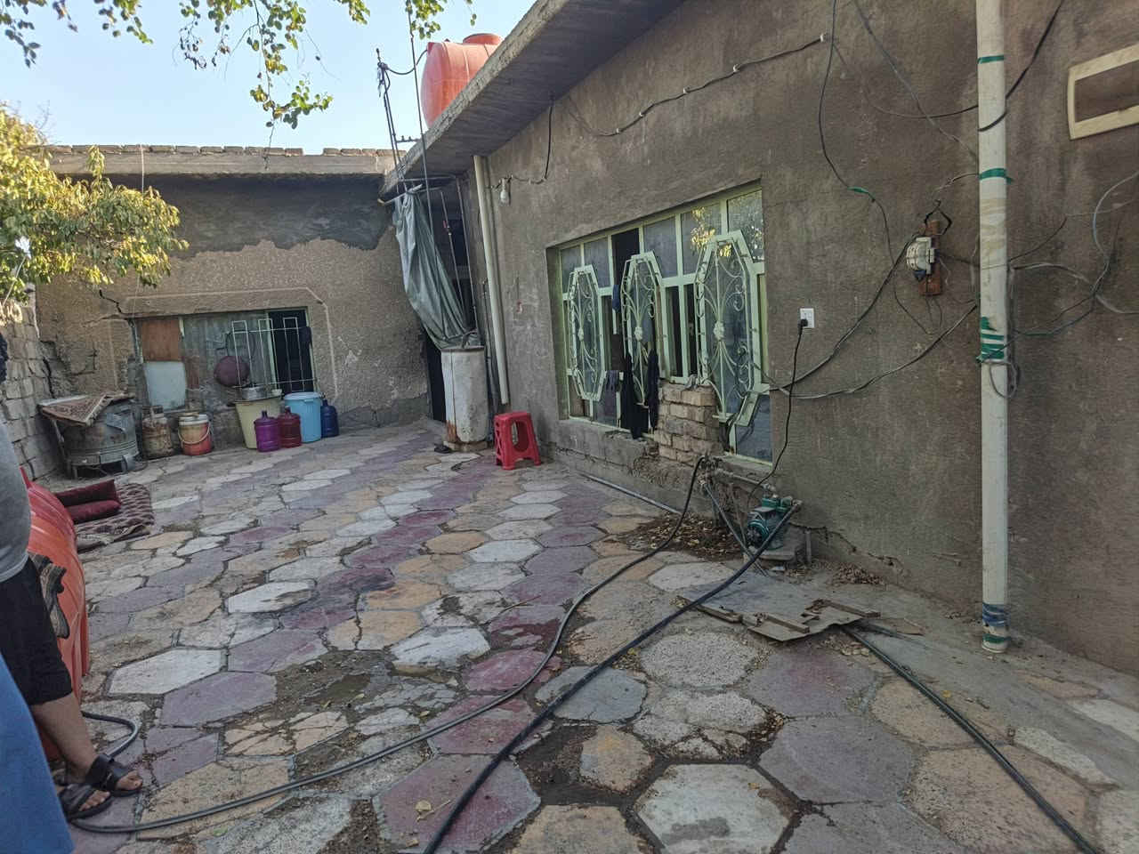 سلام عليكم بيت للبيع عدد الغرف2 هول واستقبال ومطبخ صحيات خارجية وداخلية بس الخارجية يرادلهة شوية ترميم كراج يوسع سيارتين البيت يرادله شوية ترميم النزال 23 والعرض 10 المكان المحمودية قرب نهر القائد للأستفسار اتصال عل الأرقام‏‪
‏‪***********‬‏
‏‪***********‬‏
سلام عليكم بيت للبيع عدد الغرف2 هول واستقبال ومطبخ صحيات خارجية وداخلية بس الخارجية يرادلهة شوية ترميم كراج يوسع سيارتين البيت يرادله شوية ترميم النزال 23 والعرض 10 المكان المحمودية قرب نهر القائد السعر 65 للأستفسار اتصال عل الأرقام‏‪
