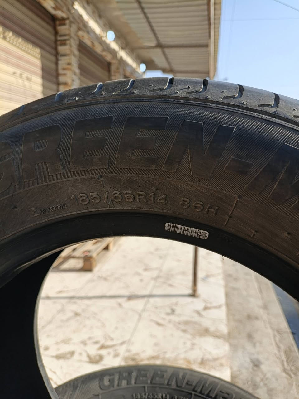 سلام عليكم يوجد زوج تايرات نظافه ع نص الحجم 185/65/14
سعر30 الف عنوان مدخل حي  القدس من جهة سادين حي الانتصار رقم تلفون ***********
