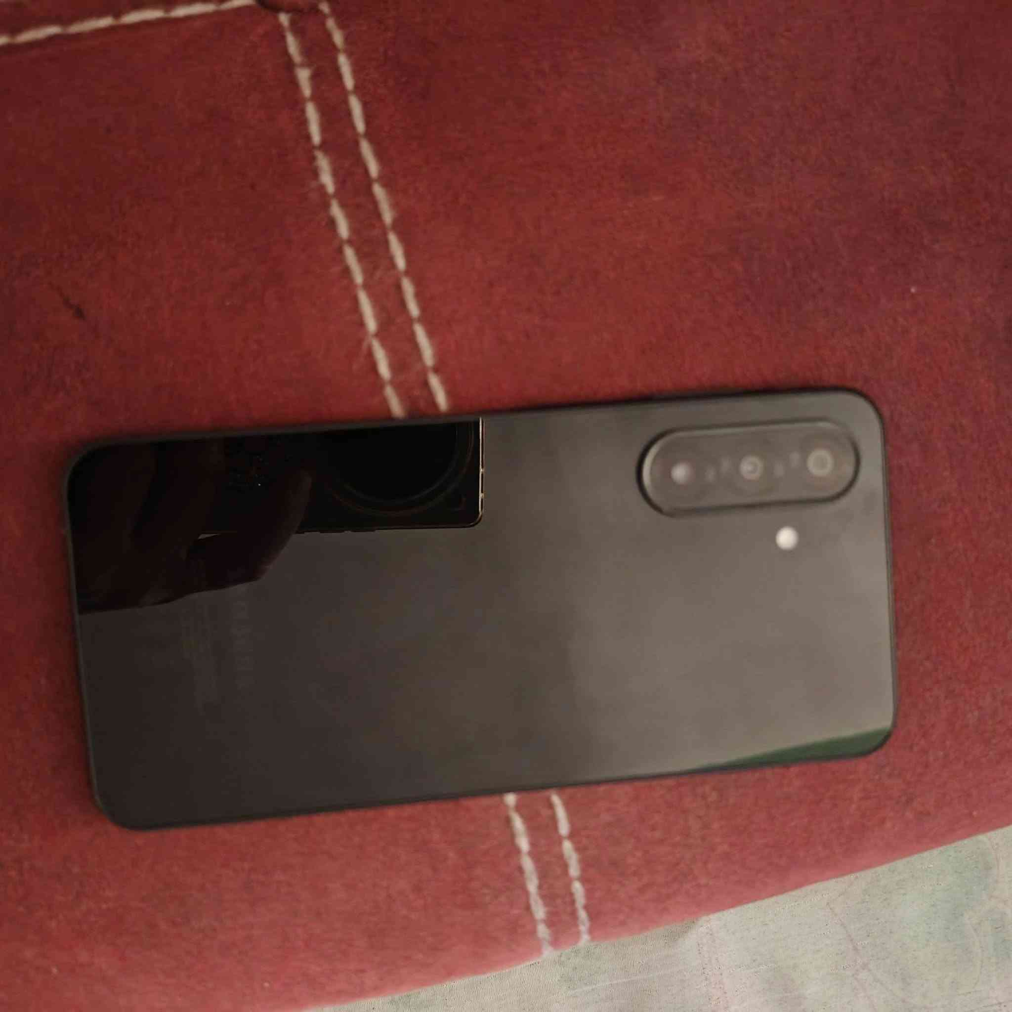 السلام عليكم عندي موبايل Galaxy A26 5g مستعمل استعمال قليل جدا ونظيف للبيع بسعر 300 وبيه مجال 
للاتصال ***********
