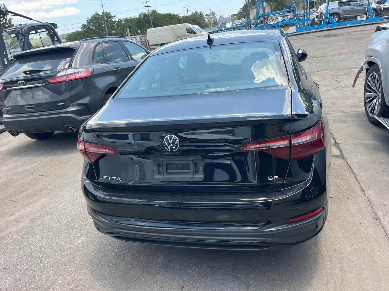 جيتا 2024 فول بانوراما 
سعر 125 بدون تصليح 
وصول جديد 
ماشي 45 الف 
رقم شاصي  3VW7M7BU3RM003557
مكان السياره عقرة
للأسفسار الرجاء اتصال او مراسلة الواتس اب
***********

جيتا 2024 فول بانوراما 
سعر 125 بئ جاكرن أربيل, العراق
