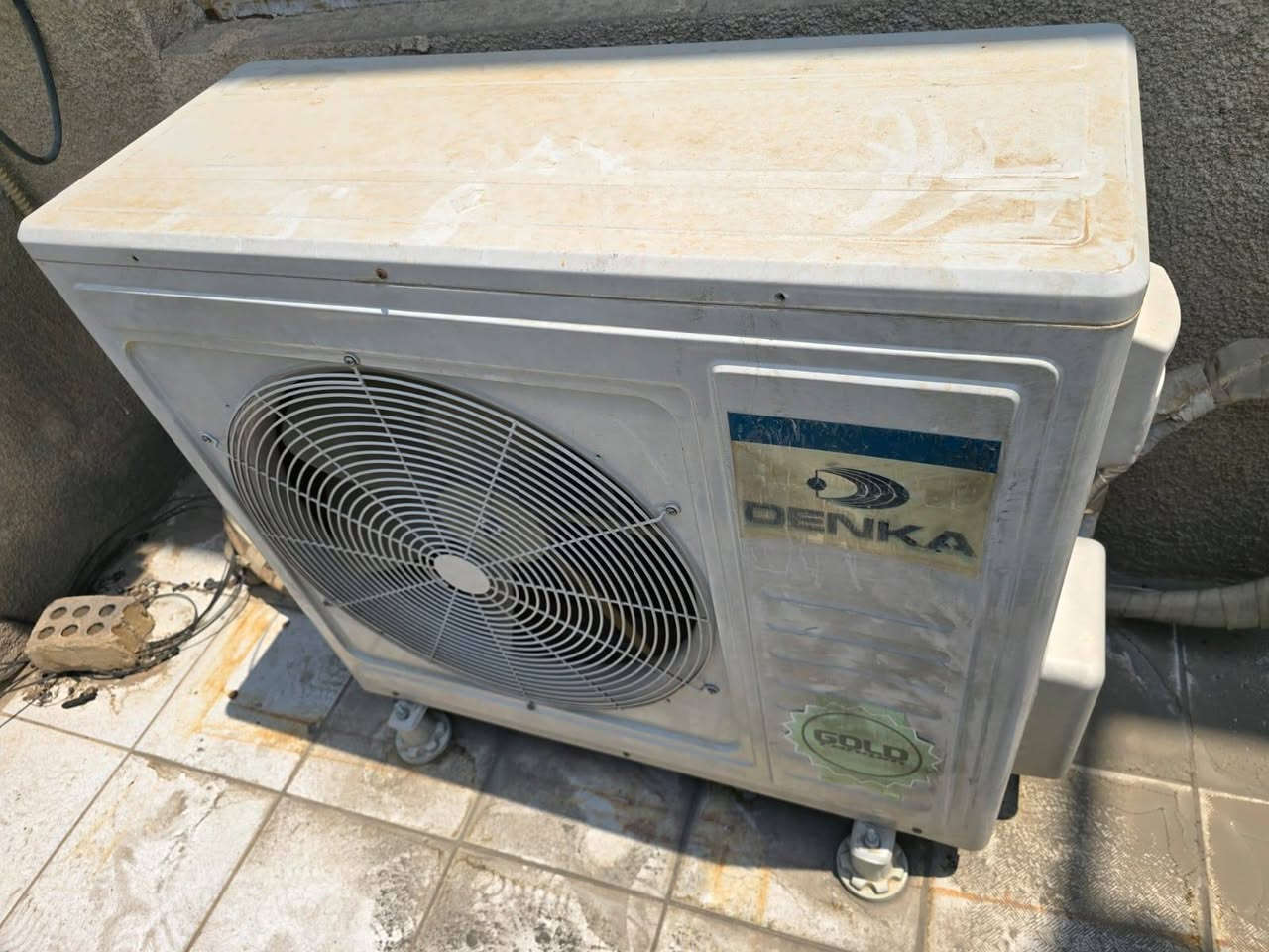 سبلت دنكا ٣ طن ديكور درجة اولى كلش نظيف مداخل تصليح ابد سعر ٩٠٠ وبي مجال قليل بغداد حي القاهرة ***********
