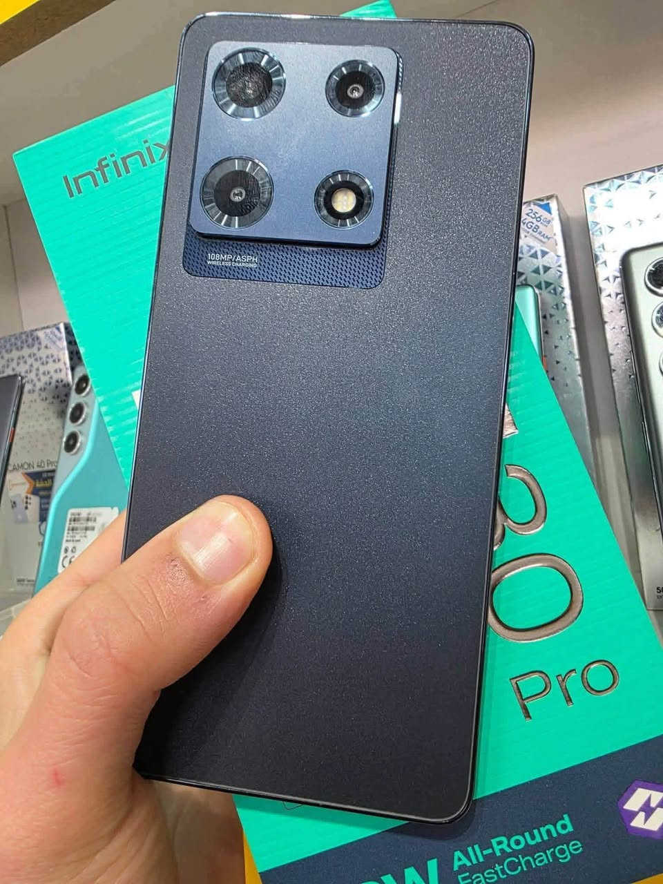 📱 للبيع | Infinix Note 30 Pro (انفنكس نوت 30 برو)
✅ الحالة: نظافة 100%
✅ الذاكرة: 256GB
✅ الجهاز: ما مفتوح ولا مصلح وبدون أي مشاكل
✅ الكارتونة الأصلية موجودة

🔥 أهم المواصفات:
📸 كاميرا رئيسية 108MP عالية الدقة
📱 شاشة AMOLED قياس 6.67 إنج بدقة FHD+ وتردد 120Hz
⚡ معالج MediaTek Helio G99 للأداء القوي
💾 ذاكرة 256GB مع 8GB RAM
🔋 بطارية 5000mAh
⚡ شحن سريع 68W + شحن لاسلكي 15W
🔊 سماعات JBL Stereo بصوت قوي ونقي
📶 يدعم NFC و Dual SIM وبصمة جانبية سريعة

💰 السعر: 180,000 دينار عراقي

📍 الموقع: بغداد - الكرادة
🚚 التوصيل داخل بغداد فقط

📞 للتواصل: ***********
