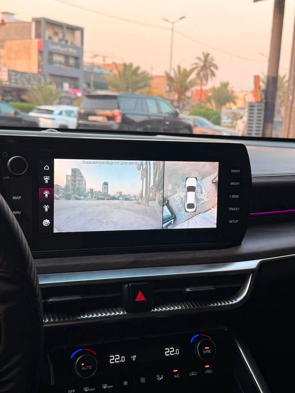 🚨 للبيع KIA K5 موديل 2022 🚨
🔥 حادث قطعة واحدة فقط  
▫️ حافة البنيد + البنيد مبدل نفس اللون وبدون صبغ  
▫️ السيارة بدون أي دواخل  
▫️ الراديترات أصلية ونفسهن  
▫️ السيارة كلش نظيفة ✨  
▫️ ماشية 100 ألف كم

⭐ المواصفات EX — أعلى من GT-Line ⭐  
📸 4 كاميرات 360°  
🪑 خزن كشنات  
❄️🔥 تدفئة وتبريد للكشنات  
📡 رادارات 360°  
🛑 توقف ذاتي  
🌌 بانوراما  
💡 إضاءة داخلية LED متغيرة وتحكم بالتلفون  
🔋 بطارية جديدة  
🛞 دسكات جديدة  
🔧 بلكات جديدة  
🚗 تايرات Bridgestone تخم جديد

🔹 السنوية جديدة  
🔹 الهزة جديدة  
🔹 بيها كومة مواصفات إضافية 😍

💰 السعر:160قابل للتفاوض 🤝

📍 المكان: بغداد – اليرموك  
📞 **للاستفسار: ***********
