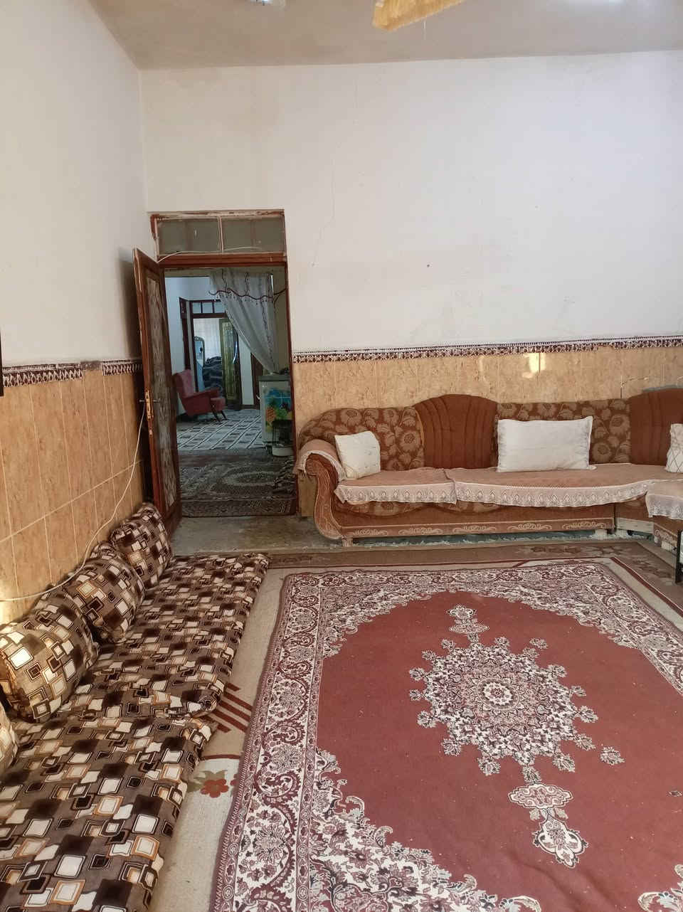 السلام عليكم
بيت للبيع في مجمع غدير
المساحة ٣٠٠ متر
يحتوي على ٣ غرف نوم واستقبال وهول وصحيات داخلية وخارجية 
والبيت يحتوي على غطاس للماء خاص بالبيت 
السعر ٥٠ مليون 

رقم الهاتف:  ***********
