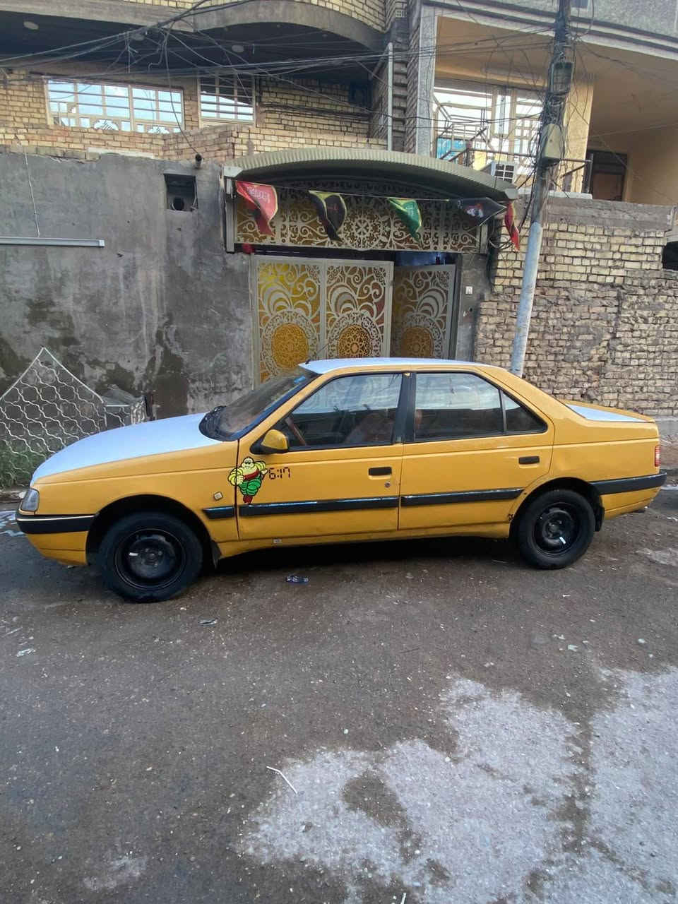 سلام عليكم بيجو ١٣ للبيع فقط بيع سريع  مكينة كير تبريد ثلج تخم تاير حدادية فول مابية اي نقص غرفة مدوشمة سيارة بلادية قطرة صبغ مابية رقم بغداد انكليزي تحويل نفس اليوم مكاني بغداد مدينة الصدر ***********ابو سند المياحي ملاحضة واتساب فقط
