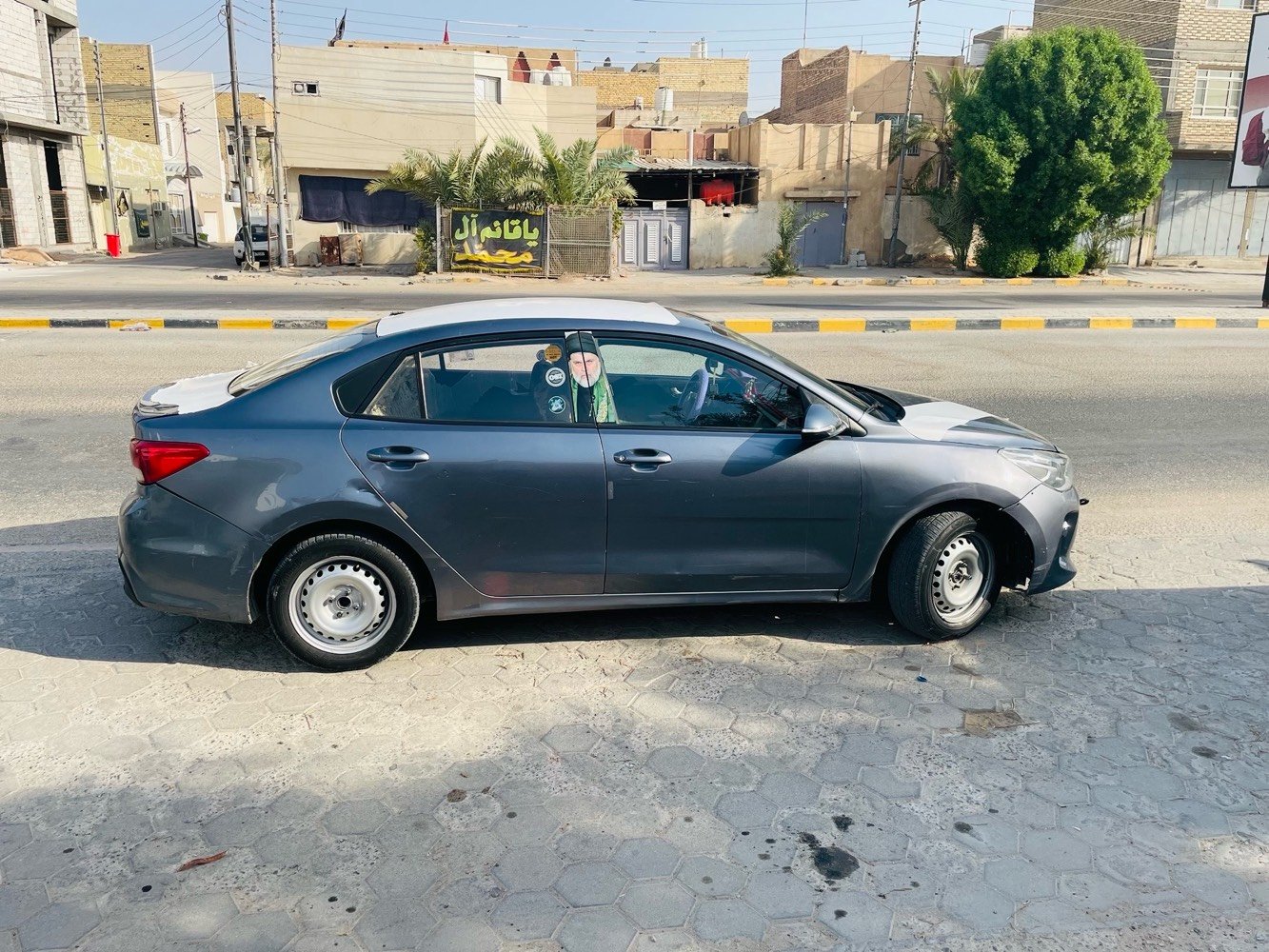 سلام عليكم كيا ريو موديل 2019 خليجي بيه ضربه الخلفي ماواصله لحوض مكينه 1400 مستحقه 
ماشيه 29 الف السعر 100 وبيه مجال الرقم *********** بيه واتساب موجود ماسنجر