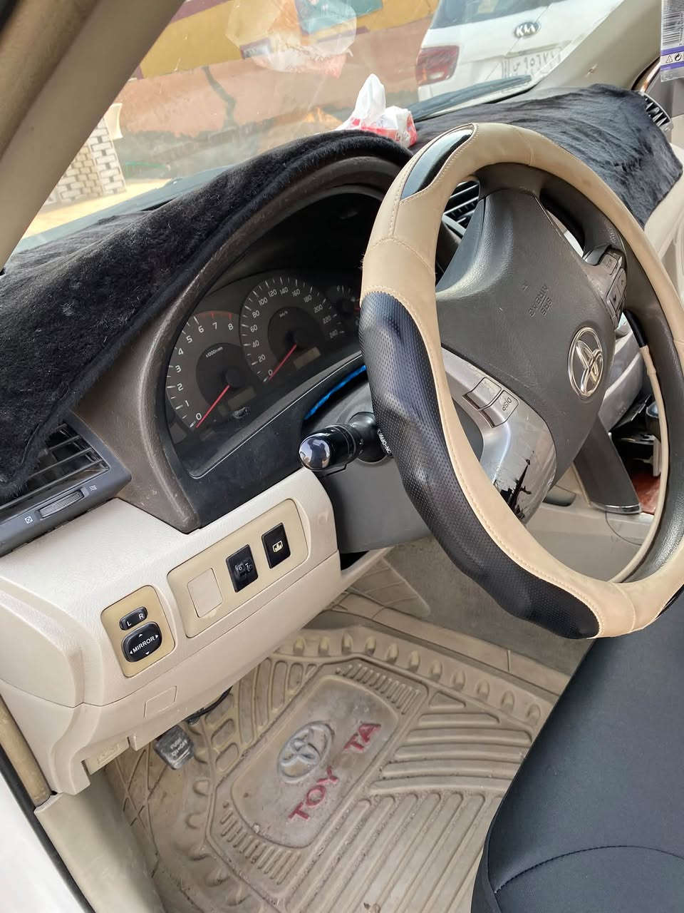 كاميري ٢٠٠٨ خليجية المقدس المرغوب كير ومكينة مكفولات مكينة ٢٤٠٠ vvt بلادية مواصفات شاشة كاميرا تحكمات سترين بردة خلفية حساسات خلفي امامي اشاير بالمري ٥ ويل كب كروم باتري جديد تايرات جدد تبريد منظومة جديدة ثلج ❄️ ثلج ياباني معروف بالتبريد. 
بيه جملغ أيمن مبدل وباب صبغ ايمن والبنيد مفتوح وبيها باردات صغيرة سيارة على البلادي على ادينا من ٢٠١٠ استخدام شخصي السعر ٨٥ بيها مجال وتدلل مكانها النجف الحيدرية مجمع مابين الحرمين السكني مقابيل محطة وقود الحيدرية النموذجية. 
الرقم ***********
