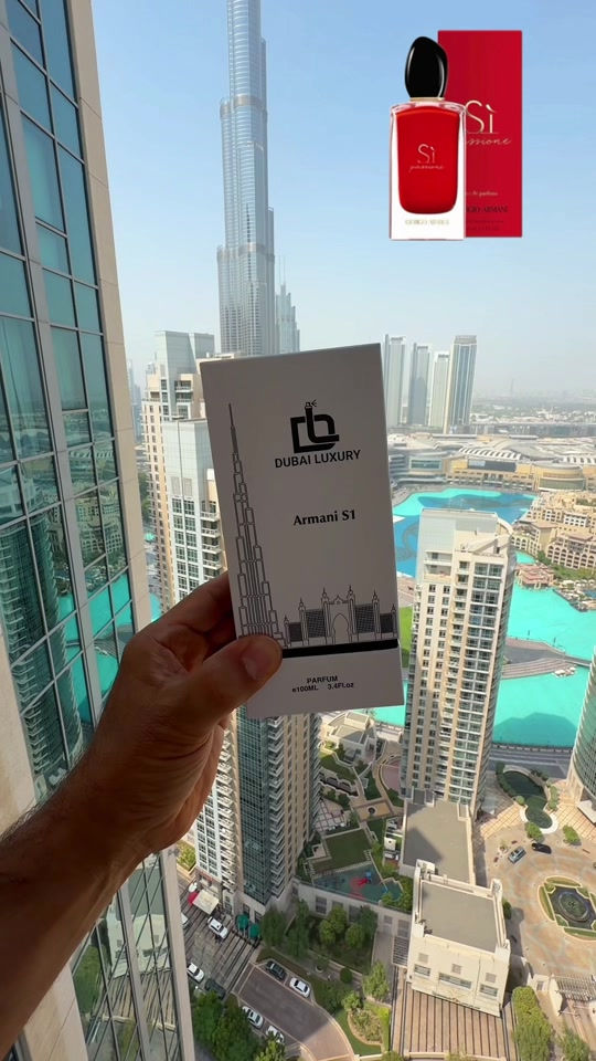 رائحة راقية، أنثوية وجذابة… تترك حضورك قبل أن تتكلمي.  SI | سحر الأنوثة في كل رشة عطر نسائي زهري يجمع بين الكشمش الأسود والفلفل الوردي، مع قلب أنيق من الياسمين والنوتات الشمسية، ويستقر على قاعدة دافئة وناعمة من الفانيليا والمسك. السعر 55 الف #مشاهدات #عطور #مشاهير_تيك_توك  @القريشي للعطور _العراق 
