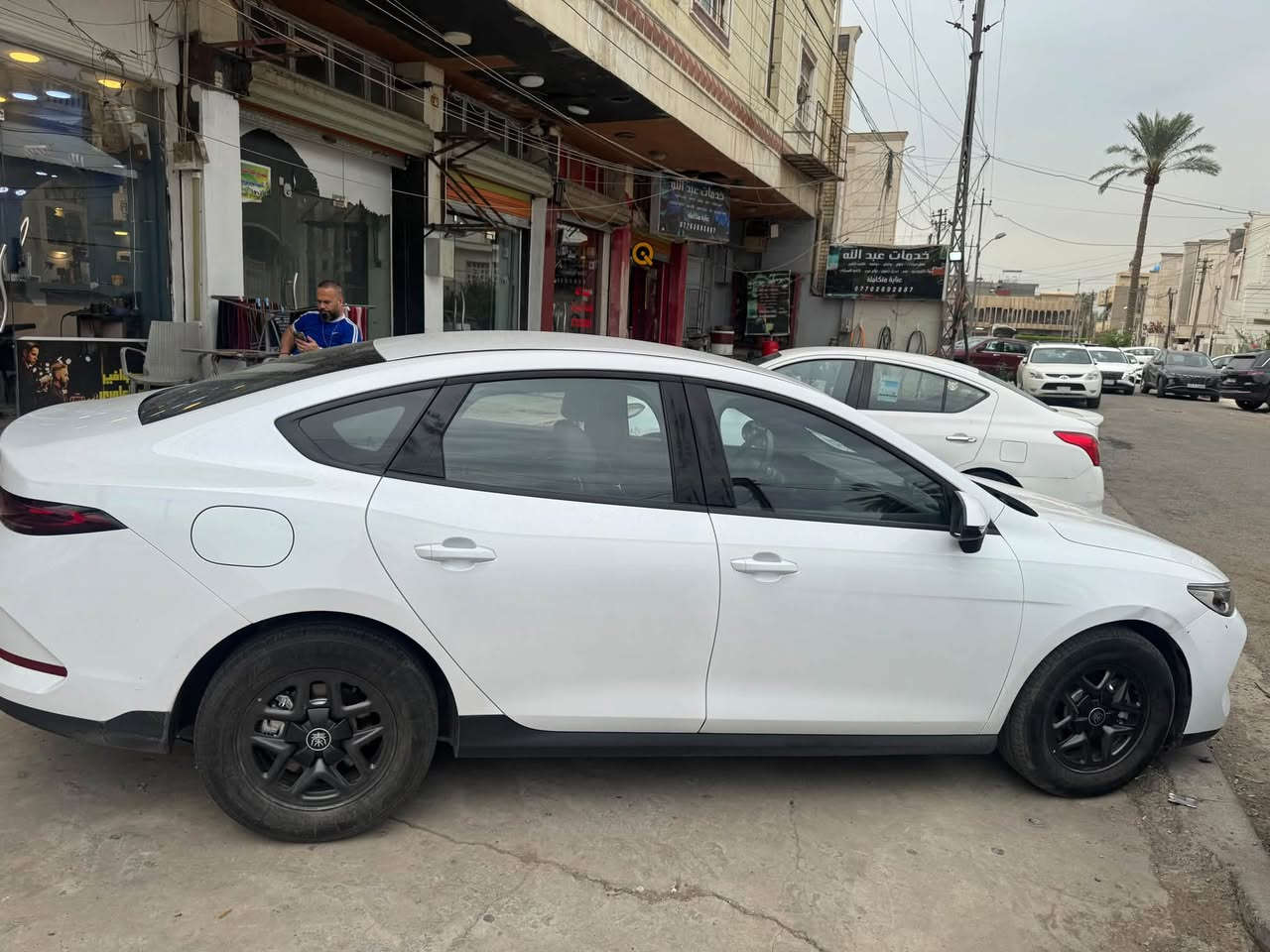 :
---
*للبيع BYD Qin Plus - موديل 2025*

*السعر: 19,700 وبيها مجال بسيط جداً*
*العنوان: بغداد - حي العدل*
*الممشى: 25,000 كم*

*مواصفات السيارة:*
✅ الموديل: 2025
✅ المحرك: يعمل لشحن البطارية
✅ النظام: 3 أنظمة هايبرد بنزين + شحن ذاتي
✅ الداخل: جلد زيتوني
✅ التشغيل: بصمة + كارت
✅ شاشة كبيرة
✅ هاند بريك بصمة + Auto Hold
✅ تبريد قطعتين
✅ 10 ايرباكات
✅ الشاحنة الأصلية جديدة بعدها بالجيس ممفتوحة

*حالة السيارة:*
🔹 بيها طخة بجاملغ الأمامي ورصعة بالبنيد

*للاستفسار: ************

---

*نسخة قصيرة للكروبات:*

للبيع BYD Qin Plus 2025
ماشية 25 الف
فول 1/1 جلد زيتوني 10 ايرباكات تبريد قطعتين بصمة كارت
3 انظمة هايبرد شاحنتها جديدة بالجيس
بيها طخة جاملغ امامي ورصعة بنيد
السعر 19,700$ وبيها مجال
بغداد حي العدل ***********
