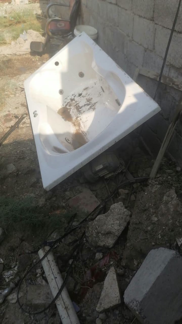 بانيو • كرسي حلاقة