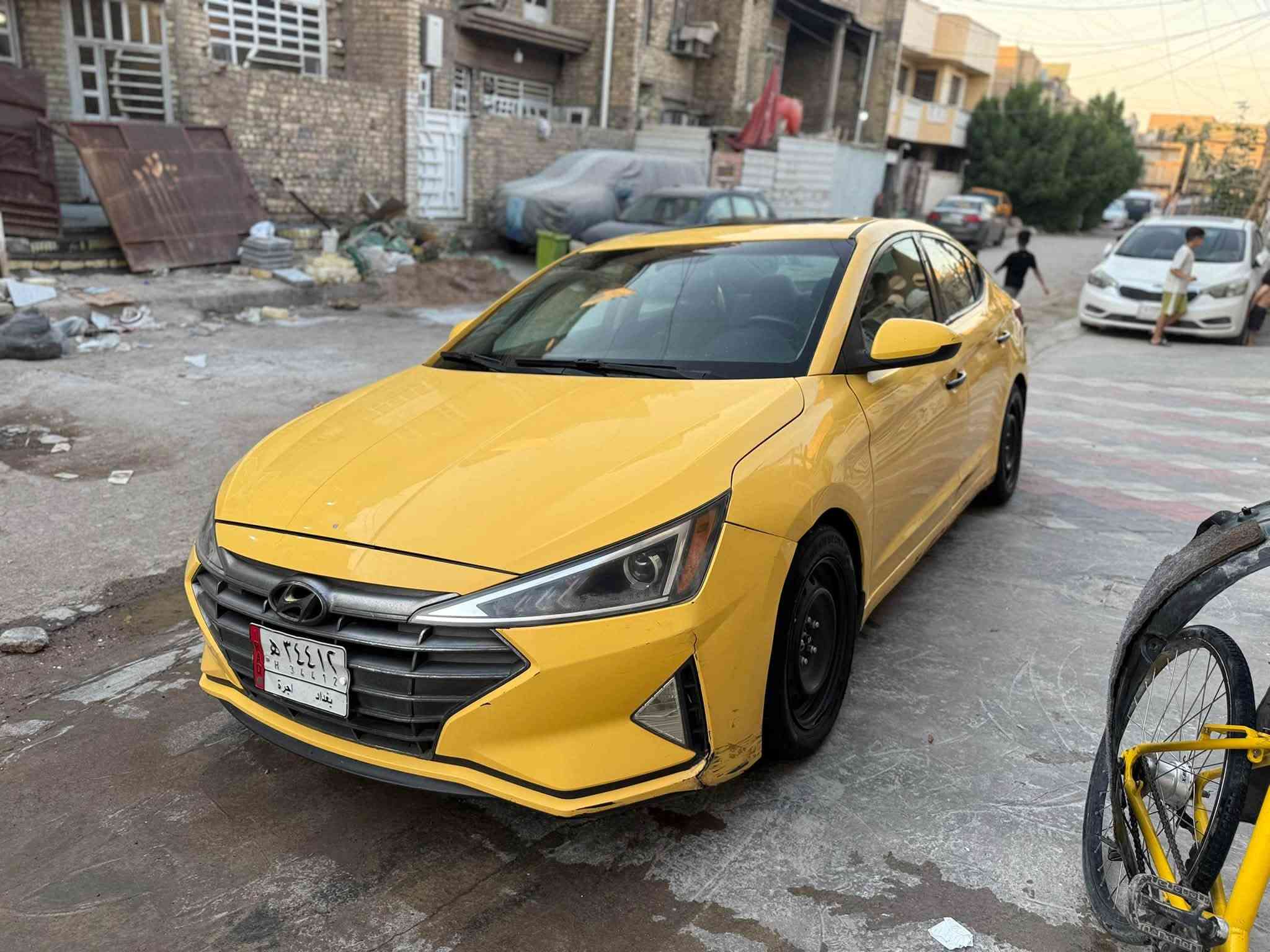 السلام عليكم النتره 2020وارد امريكي ماشيه 87رقم بغداد موصفات فول مصفره هيئه وغرامات السياره ما مشتغله تكسي مال بيت من امريكه عل ادينه تخم تايرات جديد باتري جديد سياره جاهزه اي نقص ما بيهه 
العنوان بغداد الامين سكينه 
مراوس بخصوصي حسب القناعه 
الاستفسار *********** ما متواجد عل نت شراي يتصل ودلل
