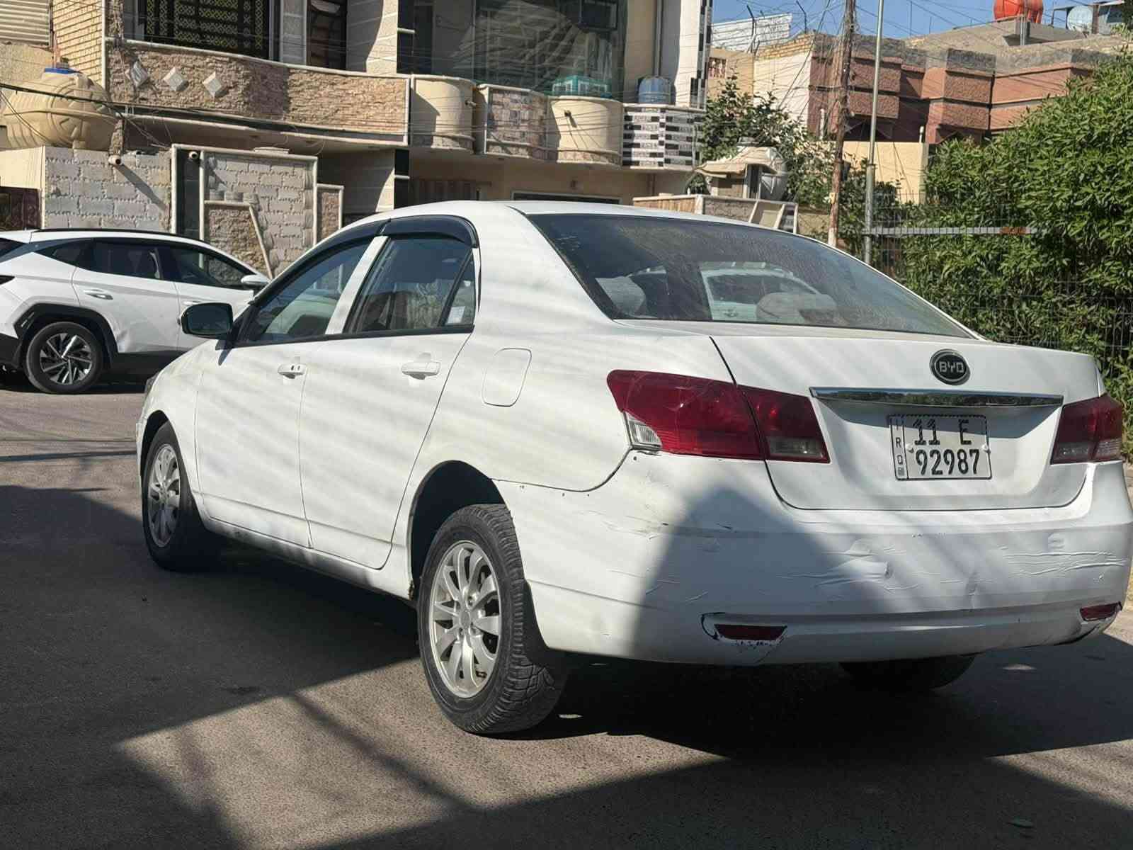 السلام عليكم BYD. G3.  2013 كير اوتماتيك المرغوب 
مكفوله كفاله عامه ضربه وصبغ وتبديل كير ومحرك شرط الكفاله كير مال مني كوبر يعني انسى العطل ميكانيك تبريد منضومة جديده صدر جديد تخم تاير نضيف محرك جديد سيارة ماعايزها اي شي فول مواصفات ماشيه 146 حقيقي سياره حلوه وشرط الفحص رقم بغداد 11 انكليزي والتحويل مباشر هزه جديده سنويه جديده سياره جاهزه على داير مليم ونضيفهحتى طخطخات مابيها ولا حتى بوارد ممتعوبه  السعر 52 مكاني بغداد رقمي 
***********
