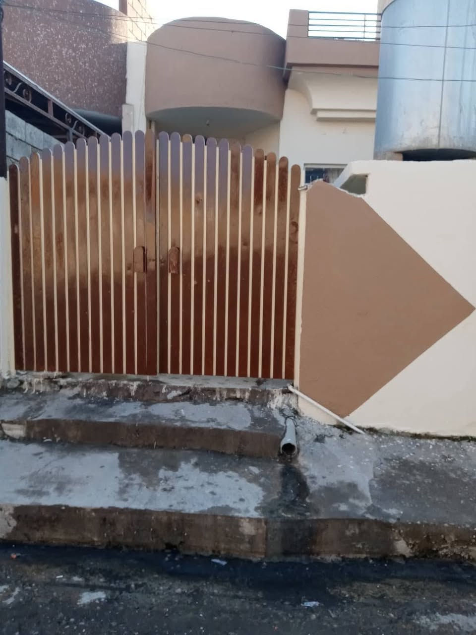 صباغ بيوت
صبغ داخلي وخارجي واجهات 🏣

معالج رطوبه 💯 ابواب وشبابيك 🏠

الخاص مفتوح 💬***********
