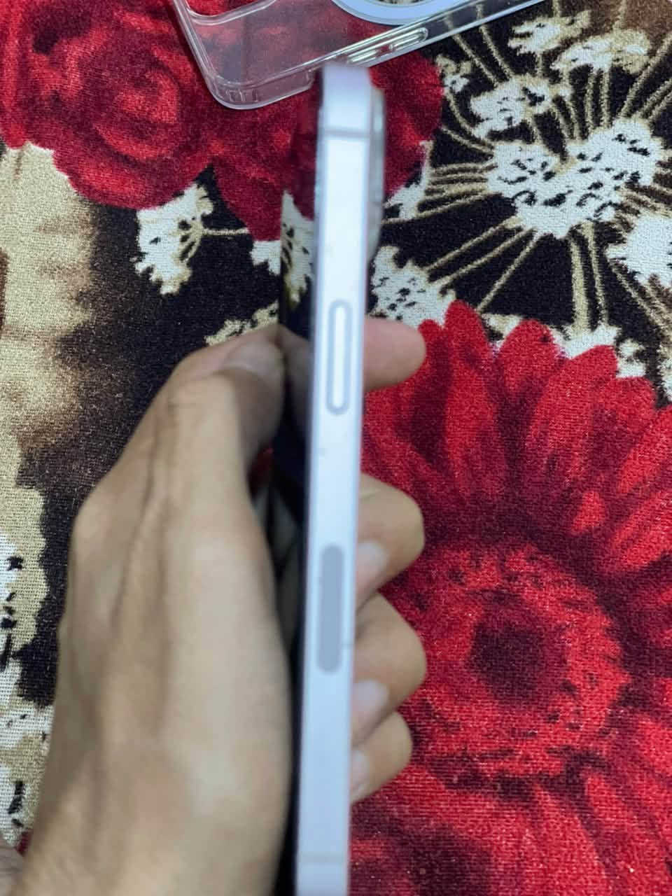 آيفون 13 • ١٢٨ • بطارية ٧٣٪
