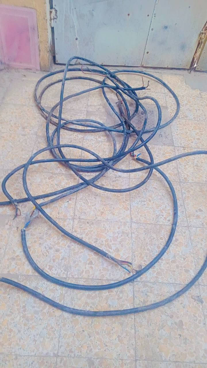 كيبل ثري في اس سعودي الاصلي اربع خطوط عدد 4 كيبلات 

1/كيبل طوله 9 متر 

2/كيبل طوله 5 متر 

3/كيبل طوله 3 متر ونص

4/كيبل طوله 4 متر ونص

مكان/ ناصريه مركز الاستفسار الاتصال عل رقم ***********
