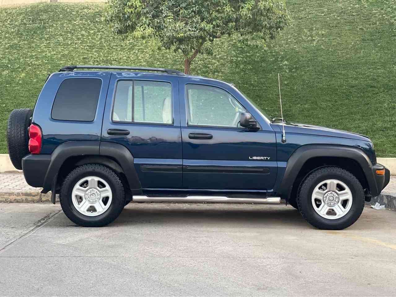 Jeep Liberty 2004

سعری ٦٩ گەڵاو معامەلە 
مواسەفات 
دەبڵ ئەکسل 
ناو زەرد
جام کارەبا
تەحدید سورعە
شاشە ئایپاد
٤ تایەی لۆکی جەبەلی لەژێرایە 
٢٤٠ هەزار ڕۆی شتوەیە 

٣پارچەی بۆیاخە بێ ناوگرتن 

گێڕوو مەکینە وئەکسل بەشەرت

سەیارەکە لە سلێمانیە 

ژمارەی موبایل *********** السليمانية, العراق
