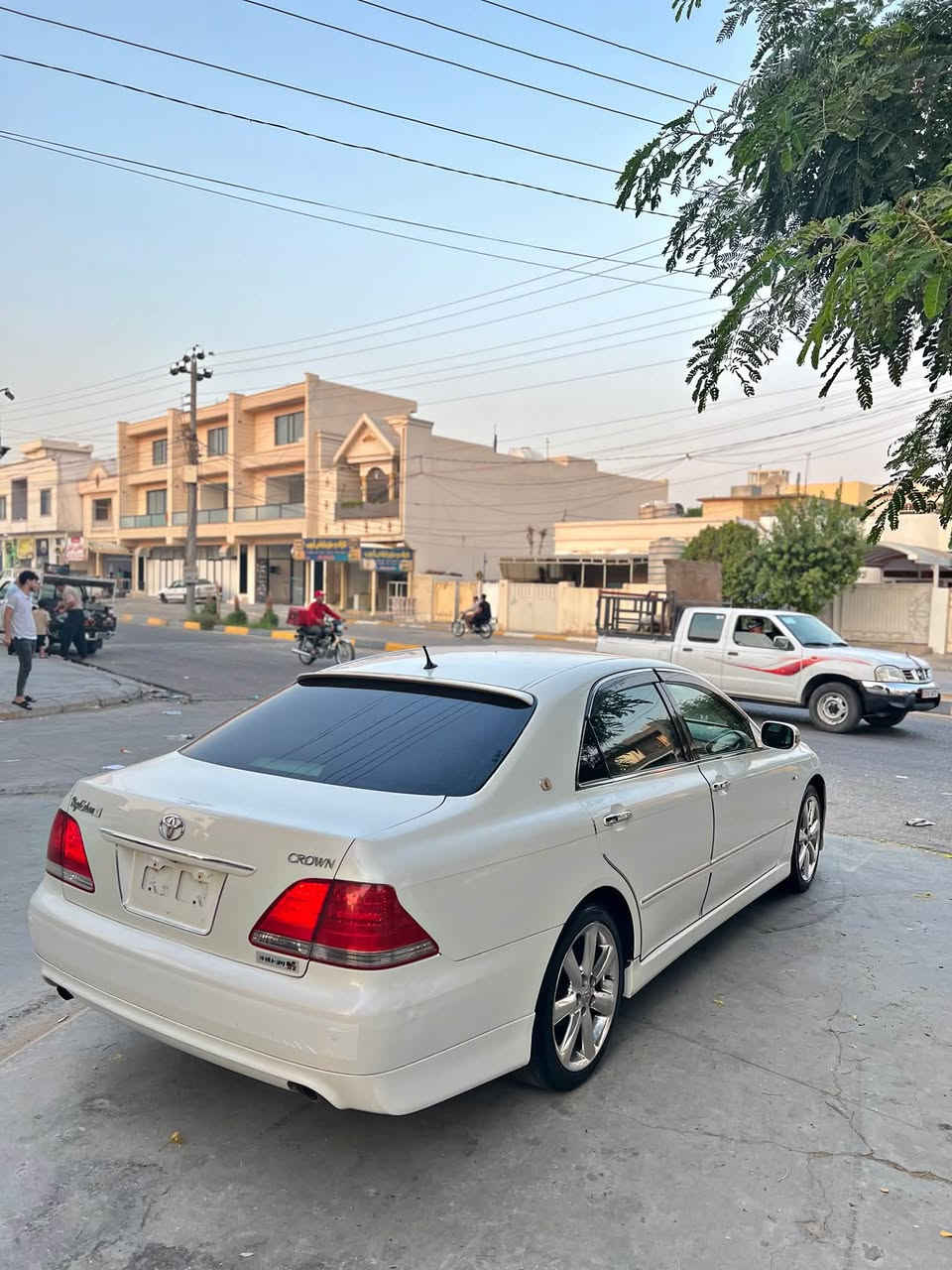 بــەناوی خوای گەورە 🤍.
مــاشااللە لە ماڵی ھەمو لایەك ..
بۆ فرۆشتن شــاھینە 2005
بڕاوە بڕاوە
كــۆدی ھەیە بەناوی خۆمانەوەیە ..
بێ بۆیاغ ✅.
گــێڕ و مەكینە گەورە 182 بێ دوكەڵ.
3 دوگمە
بــیلاد 3 پەردە...
سەلاجە 
مەركەزی
شاشە و كامێرا
حاسە
لایتی ناوچەی كوێر ..
4 كوشن كارەبا ..
سەیارەكە فول فولە تەنھا سڵاید نیە ..
كامل سپۆڕت كراوە .
تاخمێك تایە و ویلی دینگەی ئیستیل ..
ئــاوێنە ئیشارەت ..
سەیارەی ماڵانە كامل كامل مەسروف كراوە
ڕۆنی گێڕ و مەكینەی گۆڕاوە
دیسك و پاتری تازەیە
سارد و گەرم و برێكی بەسراوە
كونی گەرمی گیراوە
مشتی لكسز ✅.
كامل زینۆن ...
120 K.m رۆشتوە 📦.
سەیارەكە لۆك لۆكە چاڵ و شوخت و قوپاوی ھیچ  نیە 
سەقف و شانی وەكو شوشە وایە
ناوو دەری لۆكە ساجی شكاوی نیە ..
تەقە و ڕەقەی نیە تازە پێش و دوام داگرتوە..
ھەر ھەمو گیانی بەشەرت ئەفرۆشم 
بەشەرتی ١٠ سۆنەر و ١٠ وەستای شارەزا..

ھەر ھەمو شتێكم نوسیوە ڕەحمەتت لێبێ  پرسیاری عەیب و عاری سەیارەكە مەكە ٢٥٠ مەسرفم نەھێشتوە ..

نــرخی 55 گەڵاو مەجالێكی زۆر كەمە..
شتی جوان بە پارەی جوانە ھەرزان تر ھەبو ئەوە بكڕە بچوكی ھەمو لایەكم 🥰.

لە كەلارم ...
***********
