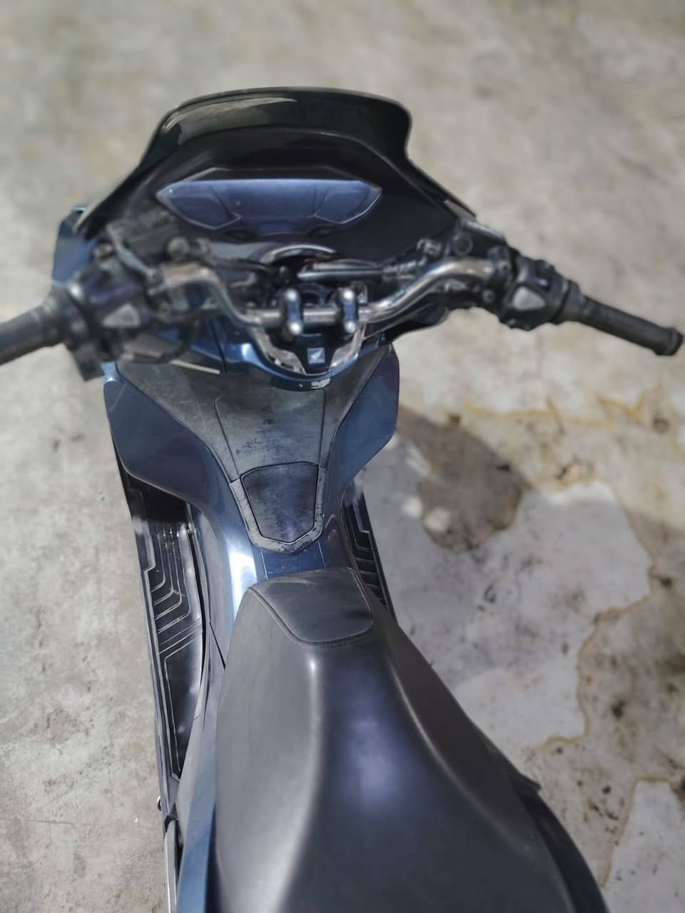 السلام عليكم
Pcx  جيل الرابع
السعر 15$
الدراجه مابيضه ضرر 
الدراجه نضيفه 
مكاني الحسينيه 
***********

