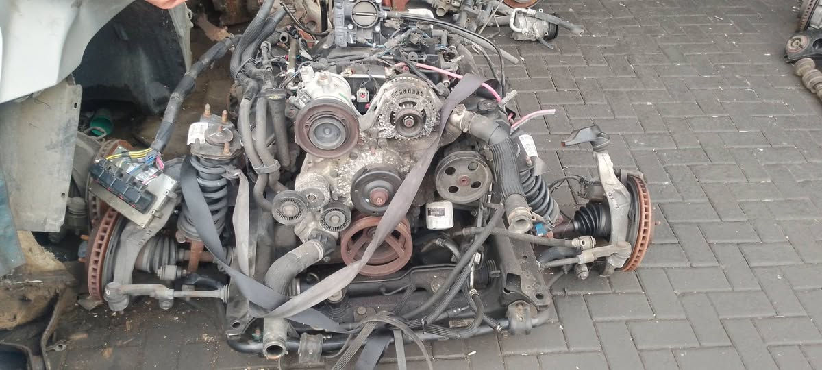 السلام عليكم 
متوفر ادوات جيب لاريدو+جيب كوماندر 
جميع الأدوات الاحتياطيه وجميع الموديلات 
محل علي الأمريكي 
طالبيه مقابل بداله 14تموز 
***********/***********
