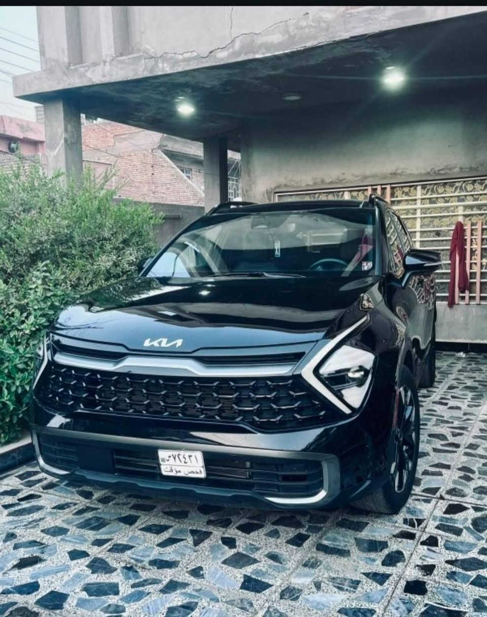 السلام عليكم سبورتج موديل ٢٤ فول رقم بغداد بسمي السياره ماشي ٢٥ الف حادثه بنيد مبدل وبارد بل جاملخ ايمن السعر ١٩٧ ورقه وبيهه مجال ***********
