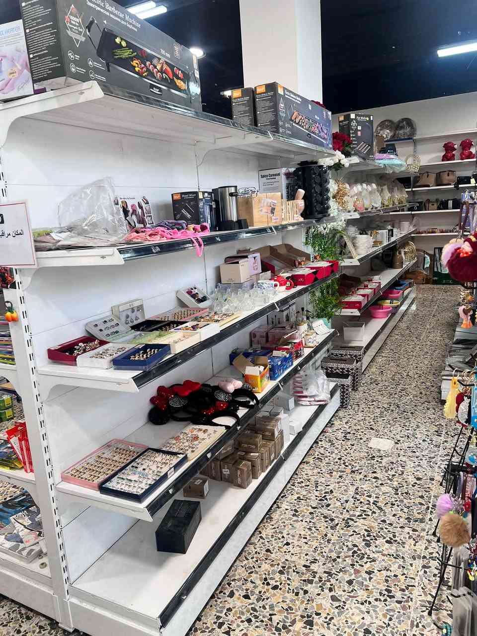 رف وسطي وجهين ثقيل
الارتفاع متر او 95 سم
العرض مترتين او 40 سم 
نزال الرف 40 سم 
5 طوابق 
السعر مليون او 250 
للتفاصيل ‭***********‬
