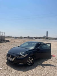 نيسان سنتره 2021 بأسمي هزه جديده تحويل مباشر وارد امريكي واردها قطعتين...