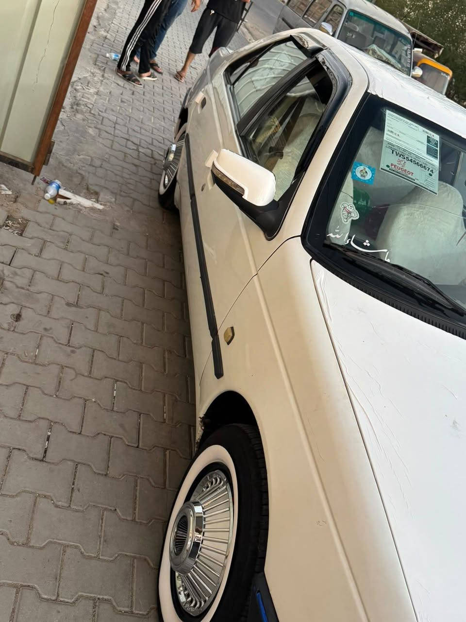 السلام عليكم من رخصت مدير الكروب بيجو جي اكس 405 كير ومكينه فرنسي جدد تبريد ثلج تخم تاير وياله جدد صدر امامي وخلفي نضيف باتري جديد كهربائات كله شغاله السياره دواير الخلفيه مصلحه وخشم الجاملغ تلث اصابع فقط دوشمه رقم بغداد دولي هزه جديده ابيع بعقد مروري عنوان الحسينيه مال راجديه غير متواجد على فيس السعر 41بيهه مجال بصيط ***********
