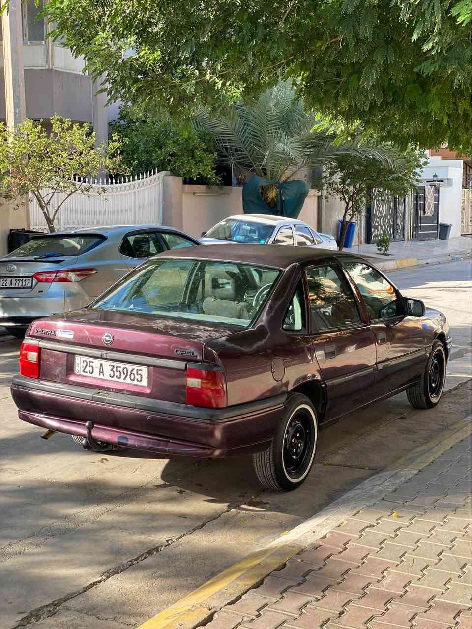 أوبل فكترا موديل 1993 هزه جديد سنويه نهاية2027 بأسمي السيارة تحويل ثاني يوم سيارة جداً نضيفه شرط كير ومحرك وكشر ..تخم تاير جديد كهربائيات كلهة شغاله ***********واتساب كركوك, العراق
