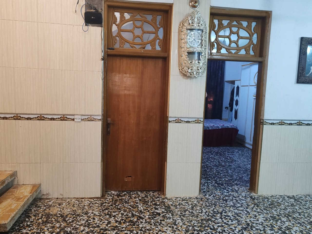 🏡 دار للبيع – الحي العسكري الشارع العريض خلف محلات تقي 🏡
📍 الموقع: خلف محلات تقي
━━━━━━━━━━━━━━━━━━
📐 المساحة: 150 متر
🏠 الدار: طابق واحد
✨ تفاصيل الدار:
🛏️ غرفتين نوم
🛋️ صالة + استقبال
🍳 مطبخ حار وبارد
🌿 بيتونة

━━━━━━━━━━━━━━━━━━

💰 السعر: 100 مليون

📩 السعر والتفاوض: مراسلة واتساب أو ماسنجر فقط

📞 للاستفسار:
***********

━━━━━━━━━━━━━━━━━━

📲 تابع الصفحة ليصلك كل جديد

🏡 عندك عقار للبيع؟
راسلنا أو اتصل بنا لعرض عقارك

#دار_للبيع
#الحي_العسكري
#عقارات_القاسم
#مراسلة_الصفحة @إشارة

