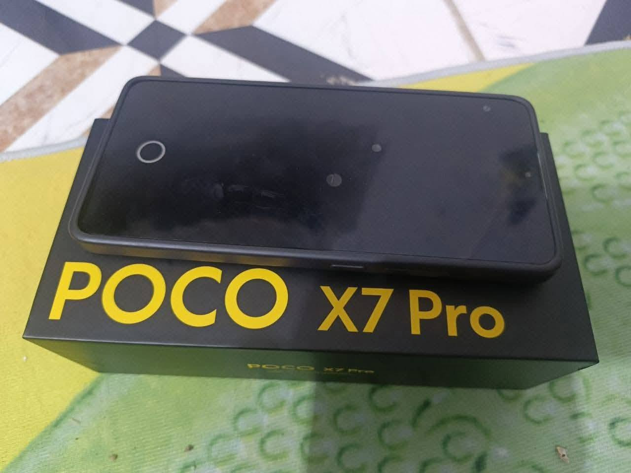 بوكو x7برو نظيف جدا غراضة موجودة كلهة ذاكرة 512
ببجي 120فريم 
السعر 400وبي مجال بسيط
مكان بابل جبلة
***********
