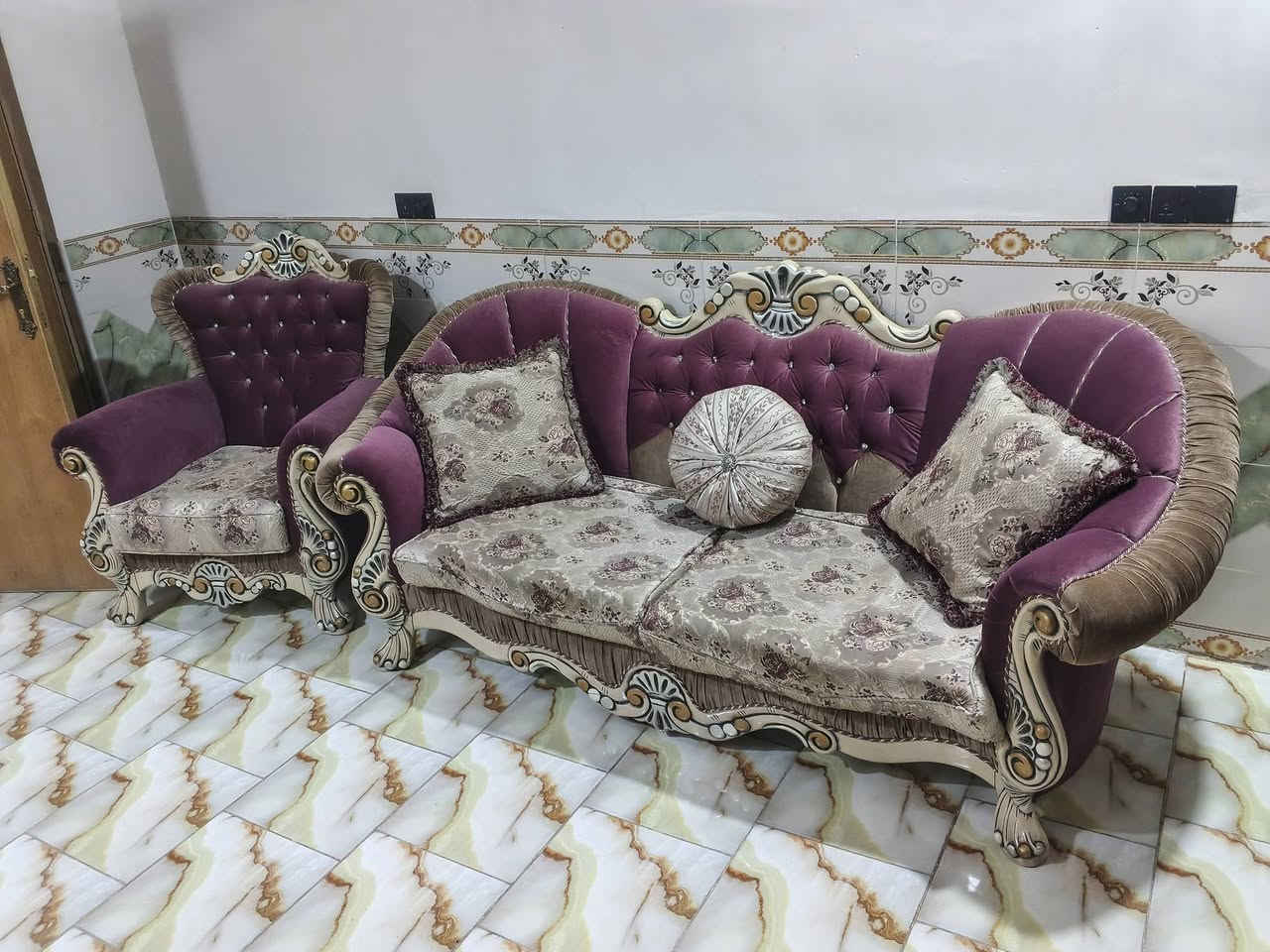 ١٠ مقاعد • جديد • متعوب عليه