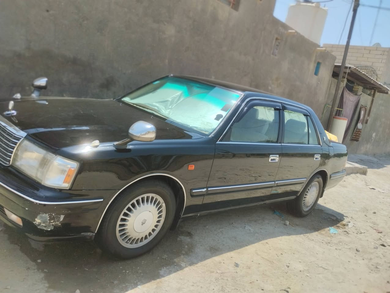 السلام عليكم راس الثور تكم موديل1998كفاله عامه من الضربه والكصه ونقل الجثه والعيب الشرعي وكافه الاصوليات رقم انكليزي باسمي تحويل مباشر مكينه وكير 3000 حداديه جديده تخم تاير جديد تبريد ثلج سياره جديده بمعنى الكلمه السعر 105وبيها مجال رقم الهاتف***********
