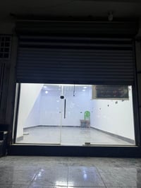 محل للإيجار • ١١م×٥م • السايدين